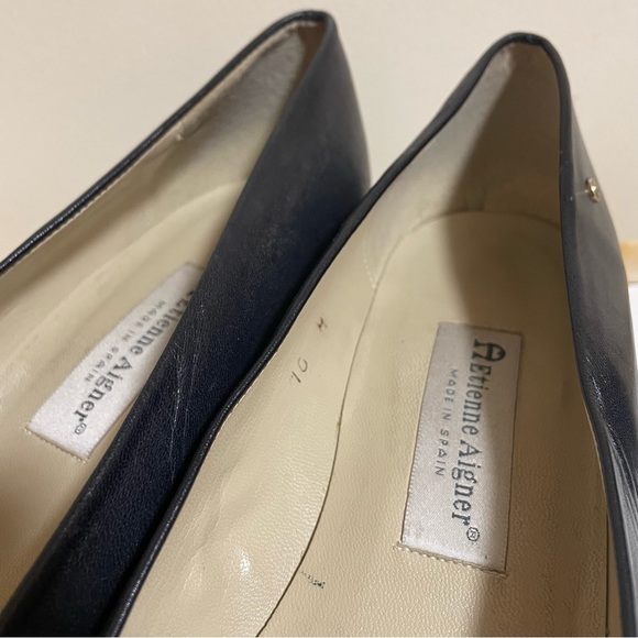 Etienne Aigner leather cap toe block heel pumps dark navy blue Size 9/9.5 - Picture 6 of 7